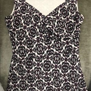 Top, slimming and flattering, small